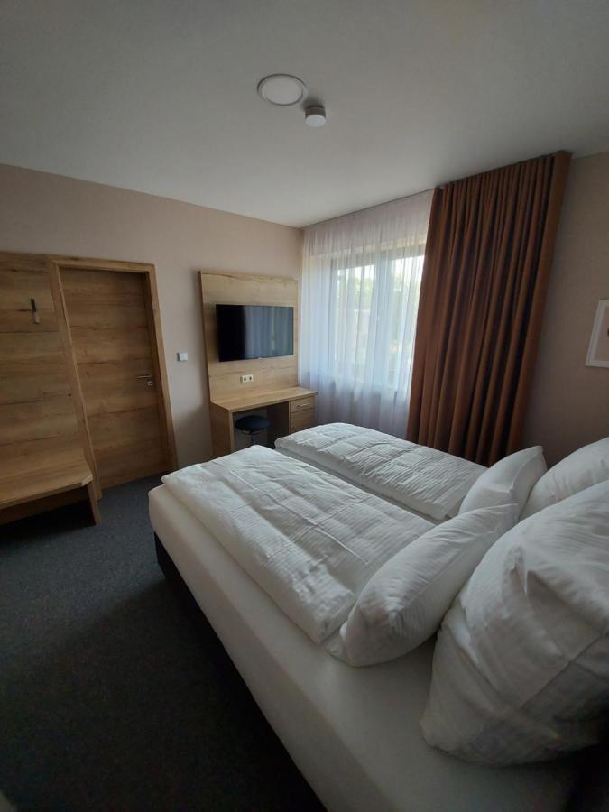 Ferienwohnung Nikolena Pirmasens Luaran gambar
