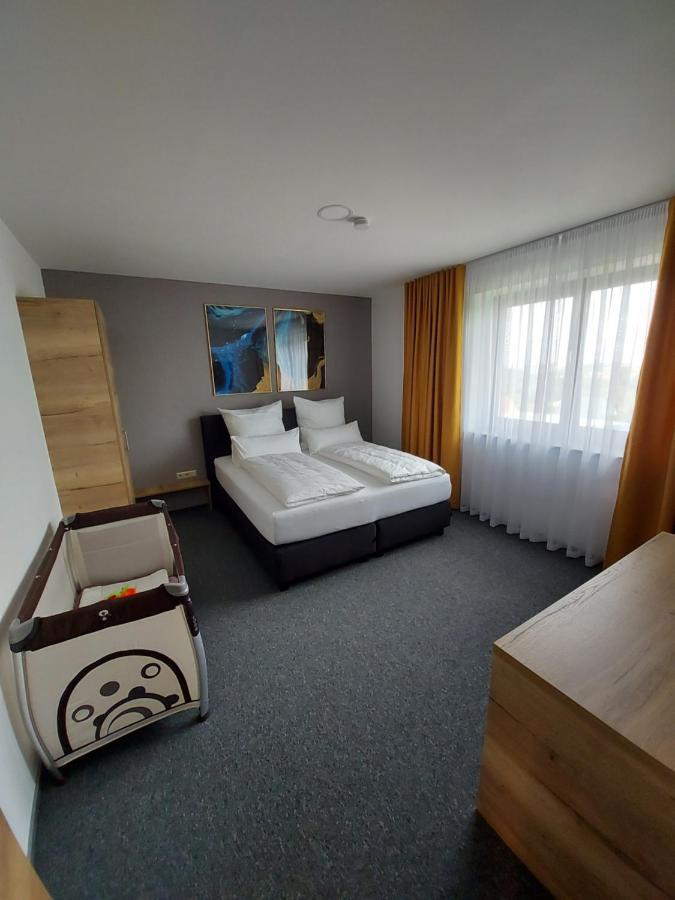 Ferienwohnung Nikolena Pirmasens Luaran gambar